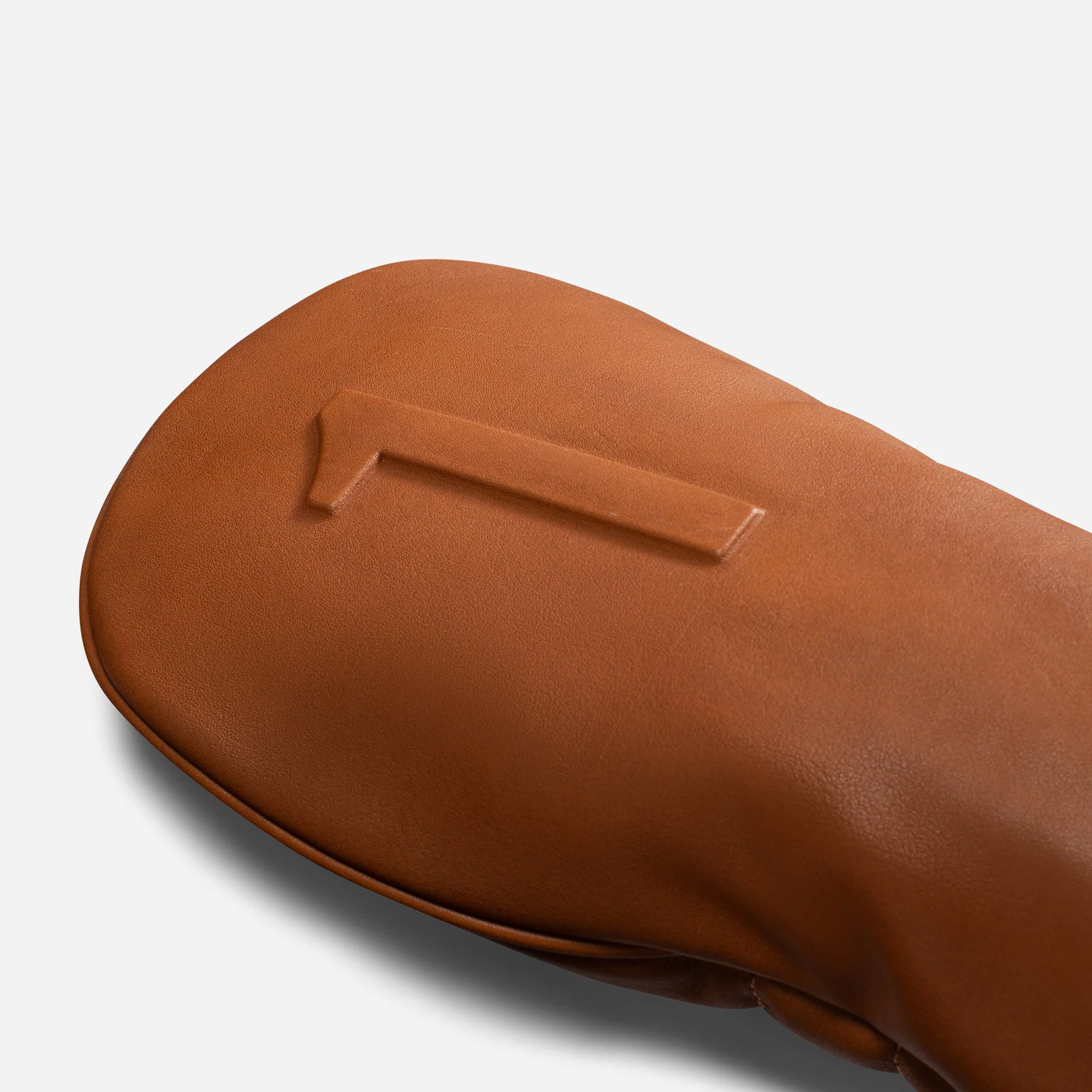 Lux Embossé Headcover in Smooth Brown - Image 3