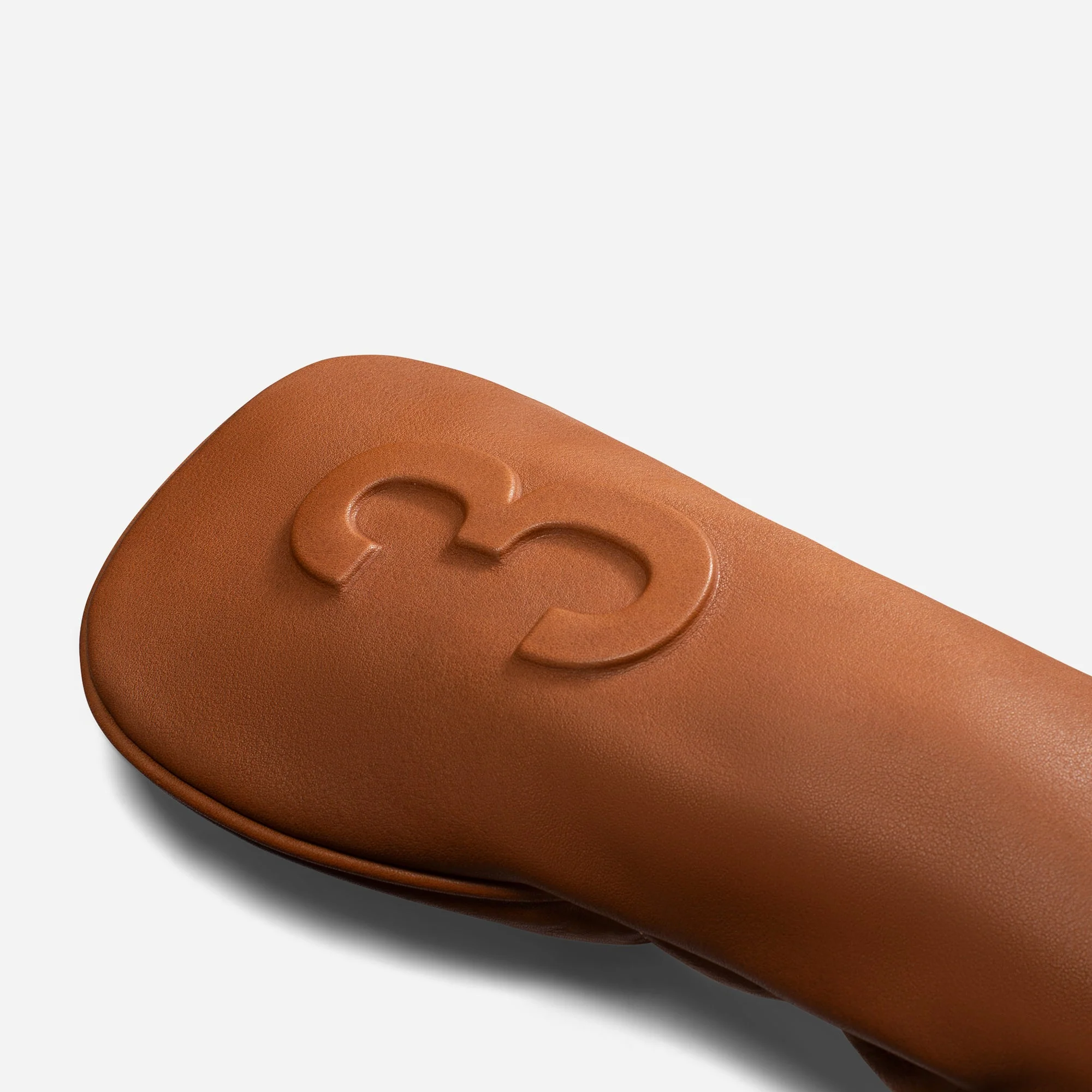 Lux Embossé Headcover in Smooth Brown - Image 7