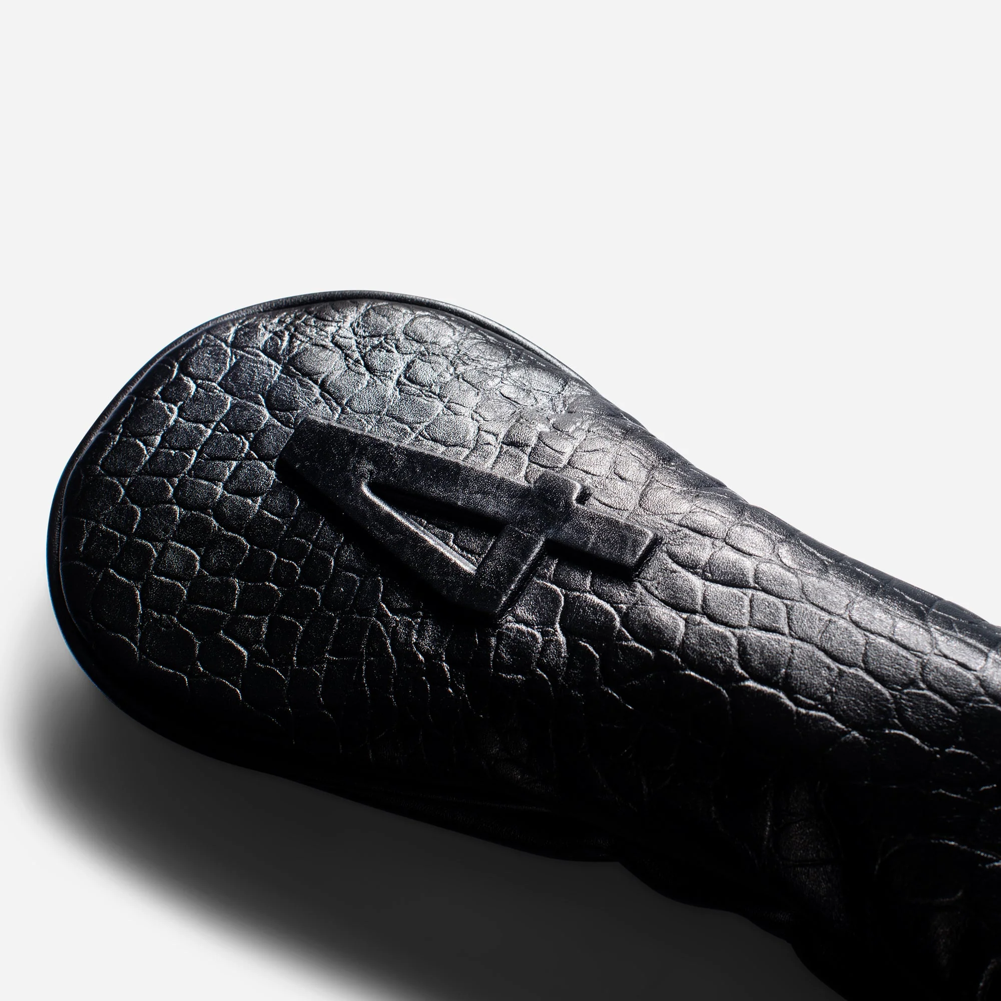 Lux Embossé Headcover in Croc Black - Image 12