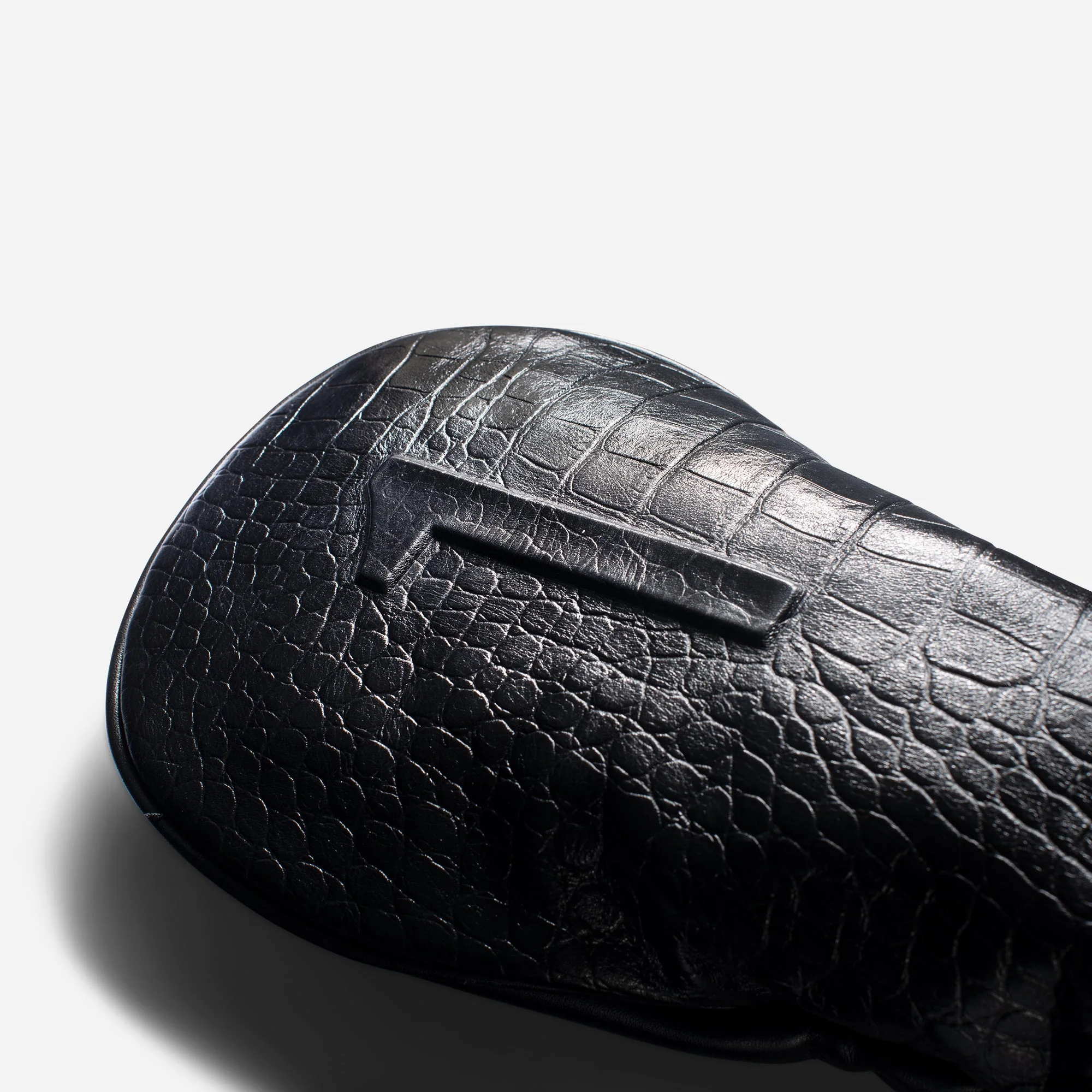 Lux Embossé Headcover in Croc Black - Image 3