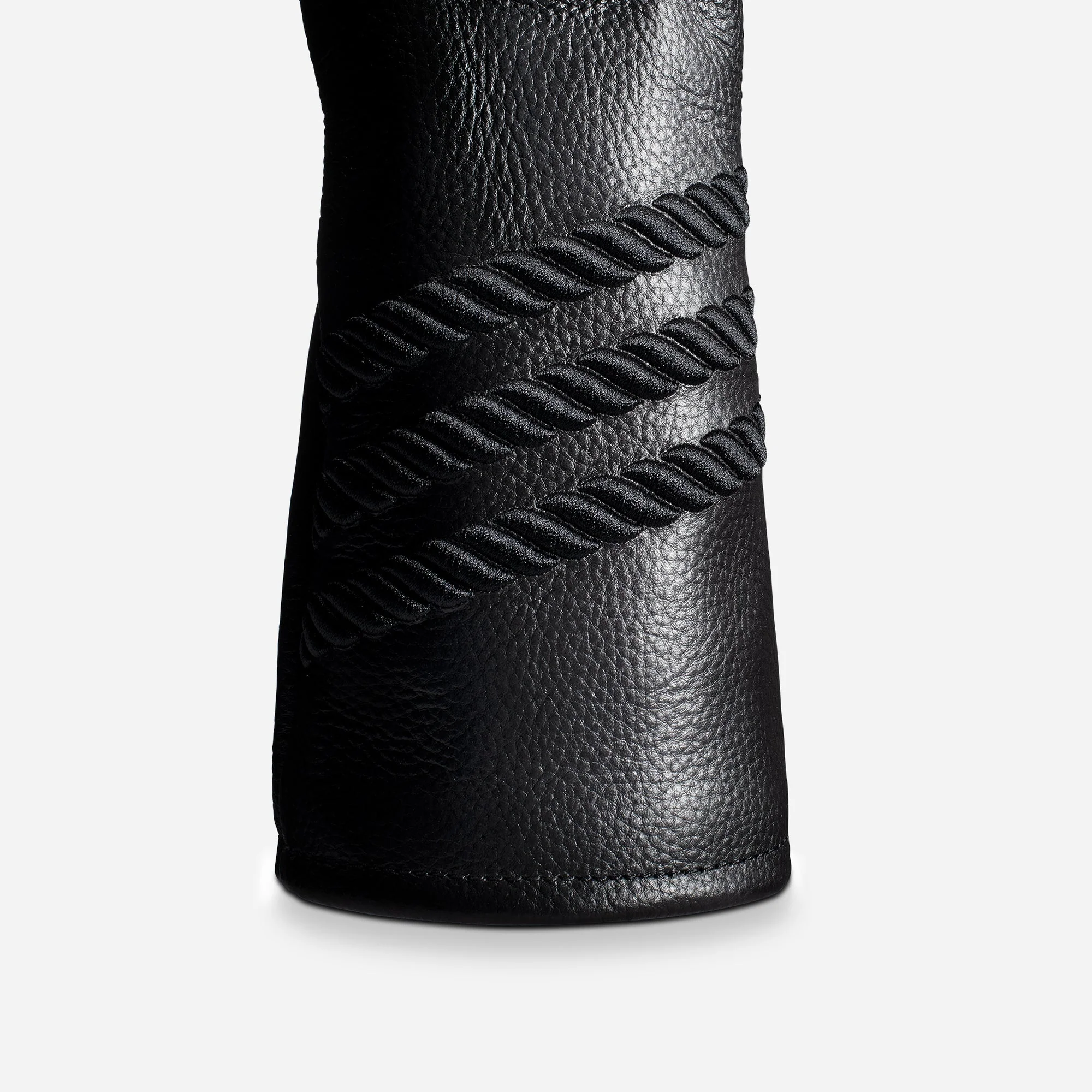 Lux Embossé Headcover in Striped Black - Image 4