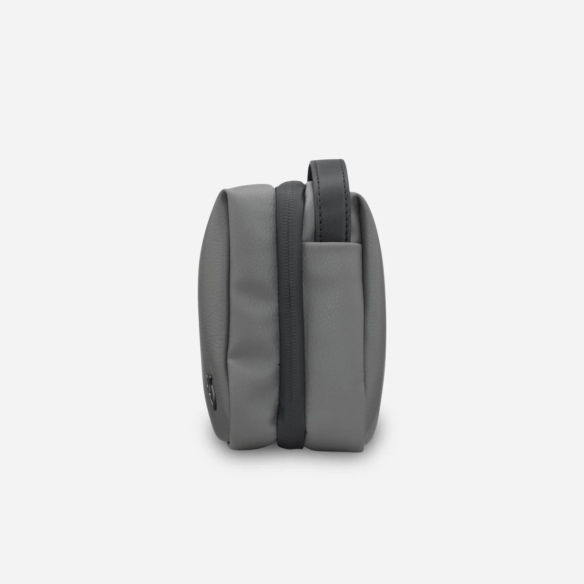 Signature Toiletry in Pebbled Grey - Image 4